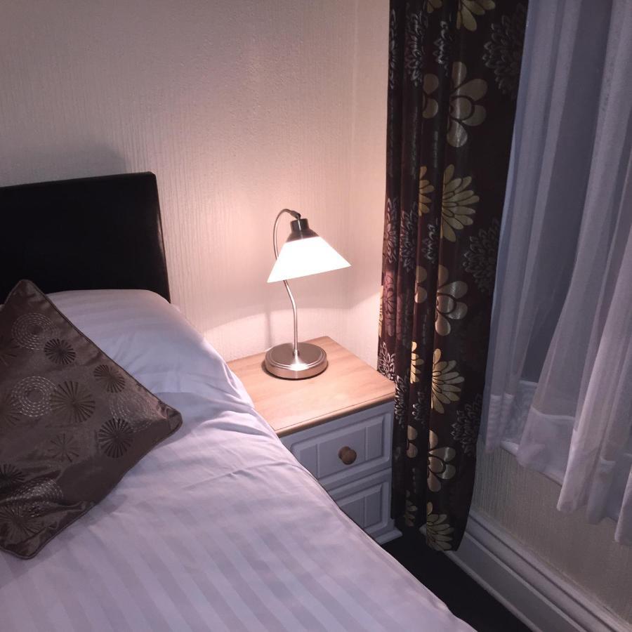 The Beechcliffe - Over 35's Only Гостевой дом 3*