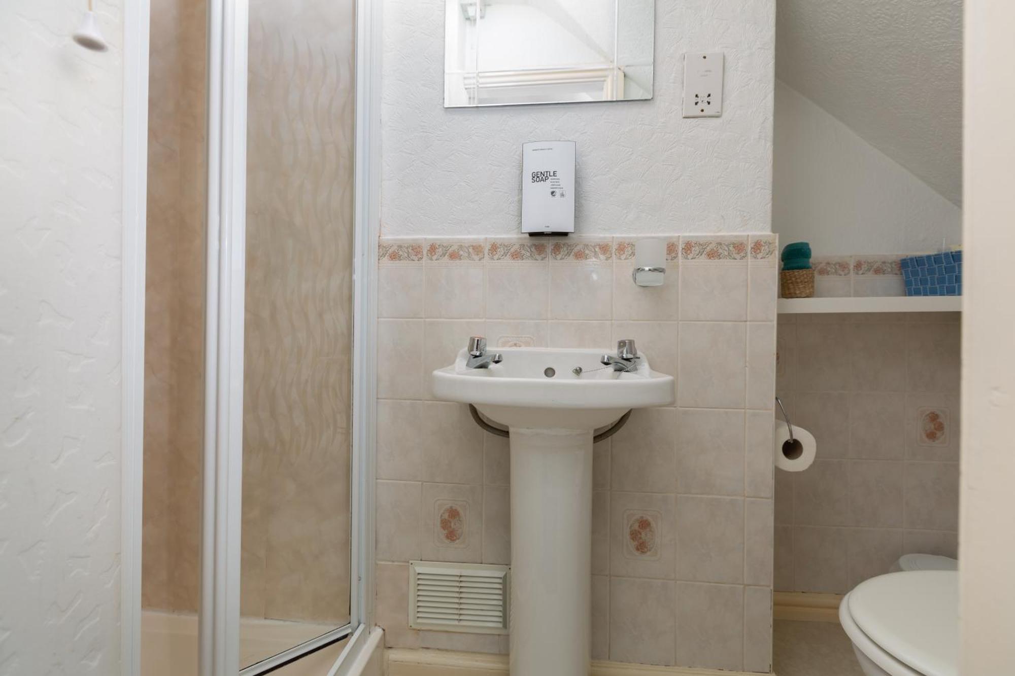 The Beechcliffe - Over 35's Only Гостевой дом 3*